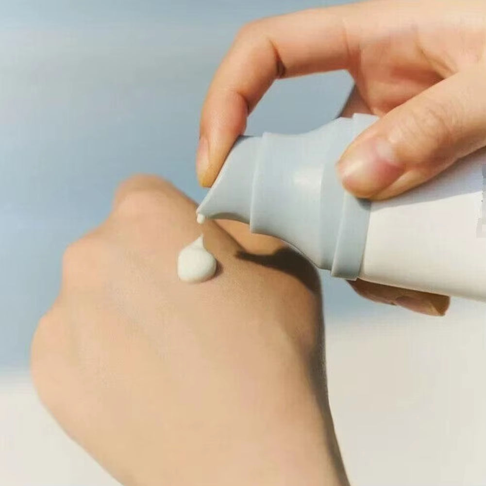 Hyaluronic Acid Snow Grass Water Sensitive Protective Cream Madagascar Centella Hyalu Cica Water-Fit Sun Serum SPF50 PA